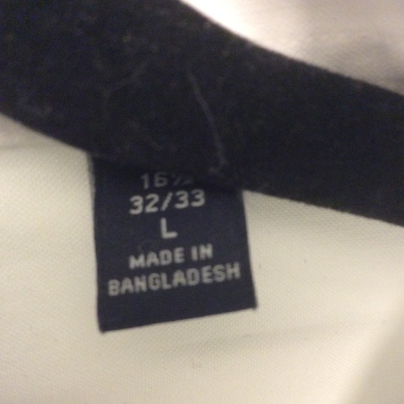 Tommy Hilfiger button down - Picture 3 of 3